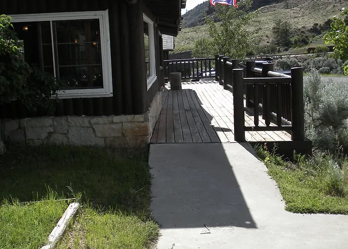 Trail Shop 2*